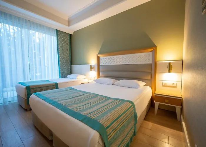 Karmir Resort & Spa