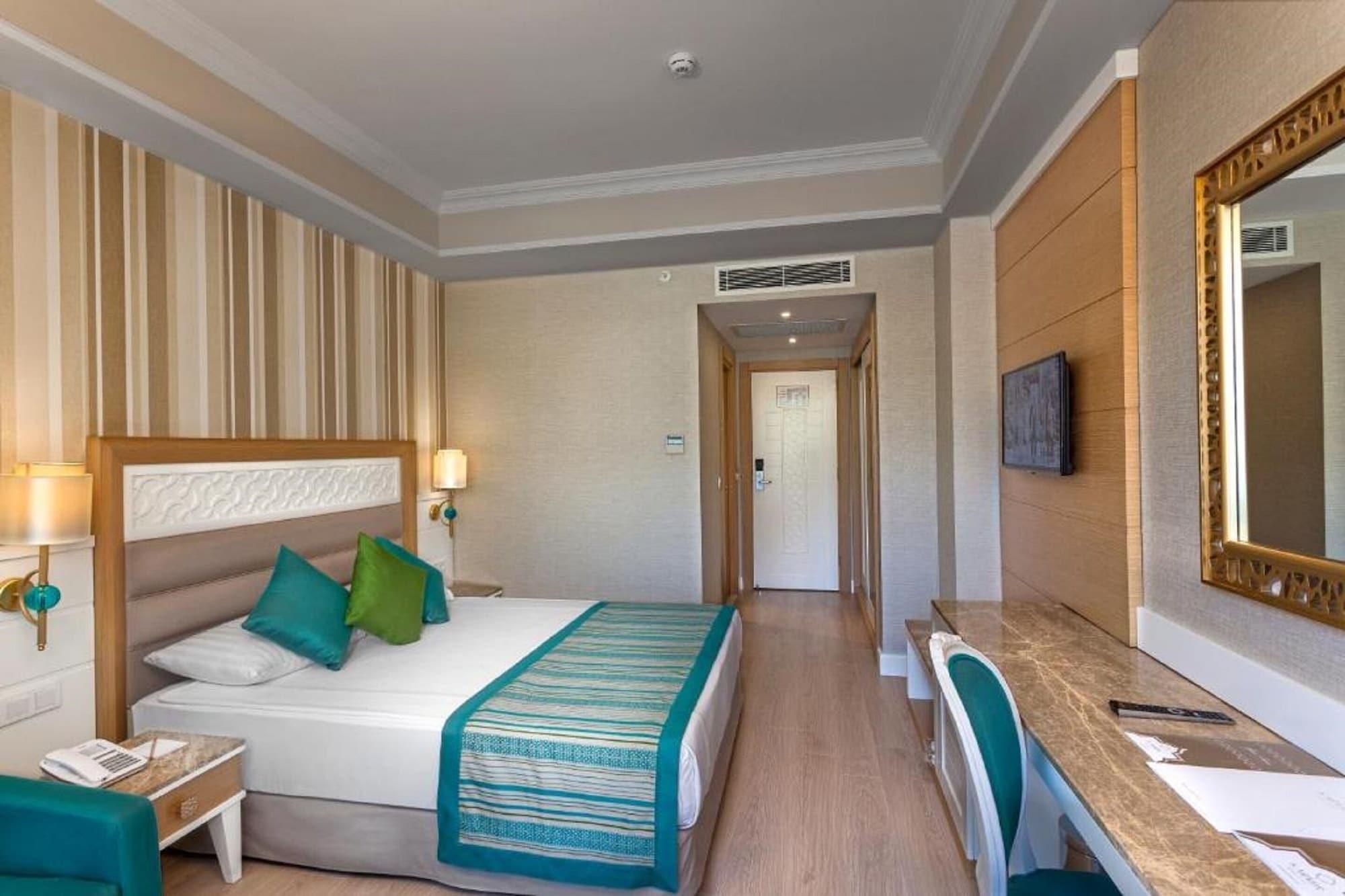 Hotel Karmir & 5*