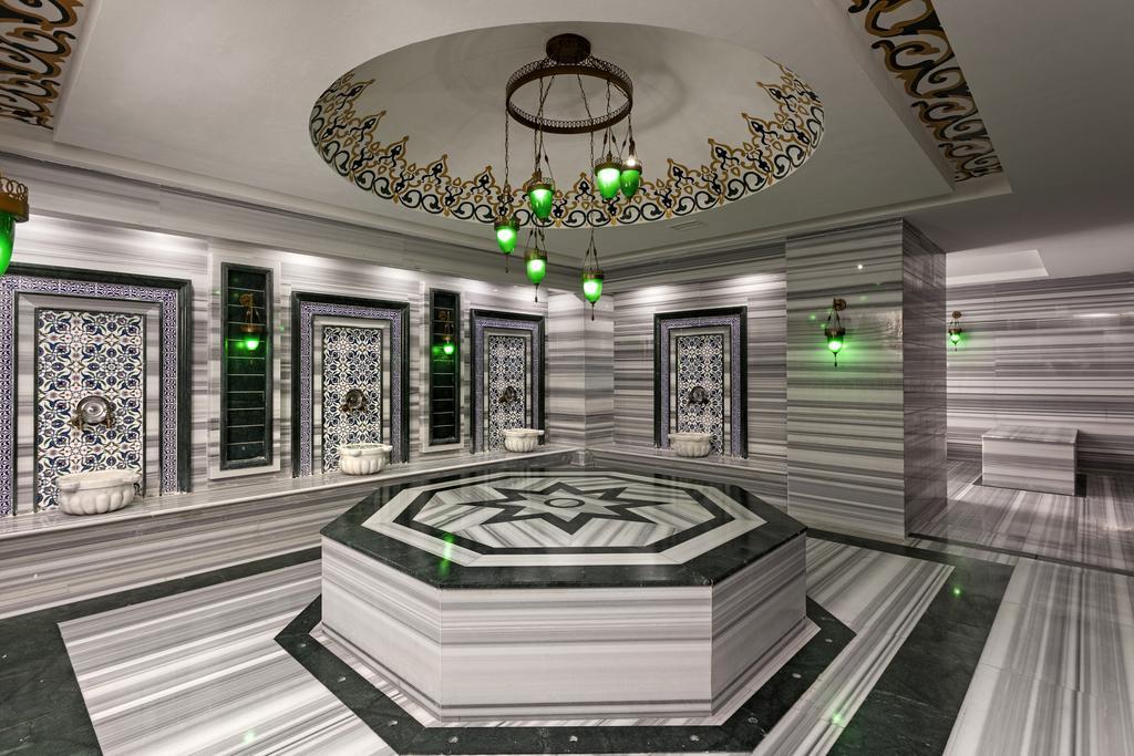 Karmir & Hotel