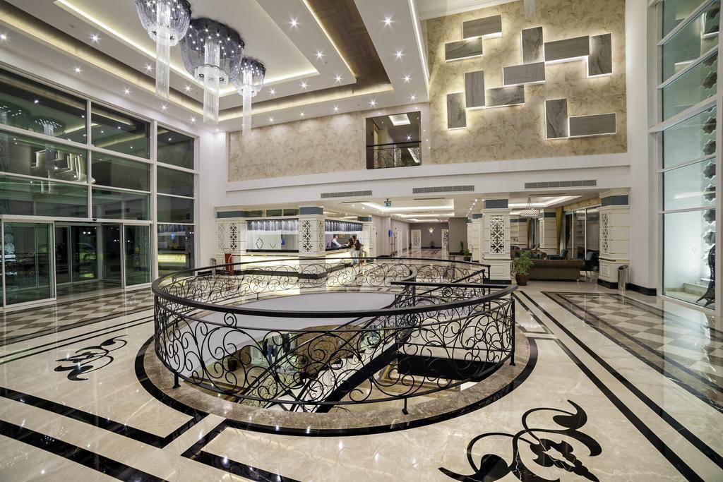 Karmir & Hotel Kemer