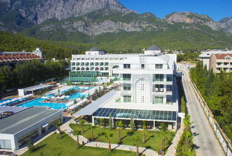 Karmir & Hotel 5*